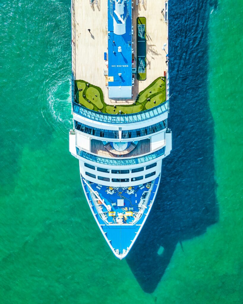 Luftaufnahme Kreuzfahrtschiff